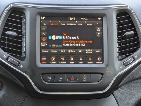 Used 2023 Jeep Cherokee Altitude Lux image 15