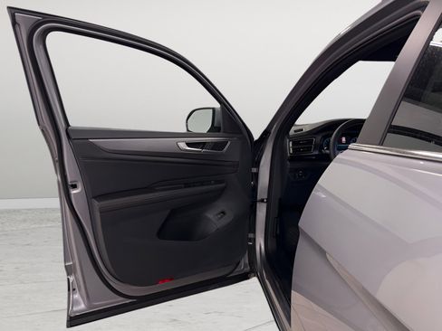 New 2026 Volkswagen Atlas Cross Sport SE AWD/4WD image 19