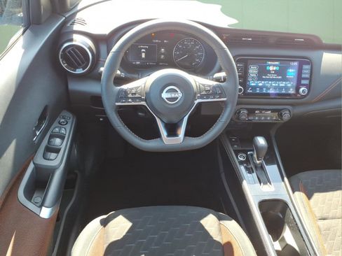 Used 2024 Nissan Kicks SR image 15