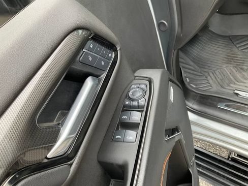 Used 2025 GMC Sierra 2500 AT4 w/ AT4 Premium Plus Package AWD/4WD image 8