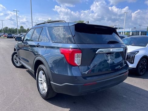 Used 2022 Ford Explorer XLT AWD/4WD image 6