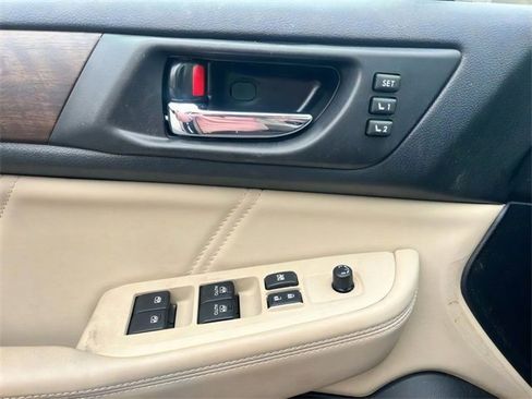 Used 2018 Subaru Outback 3.6R Limited image 25