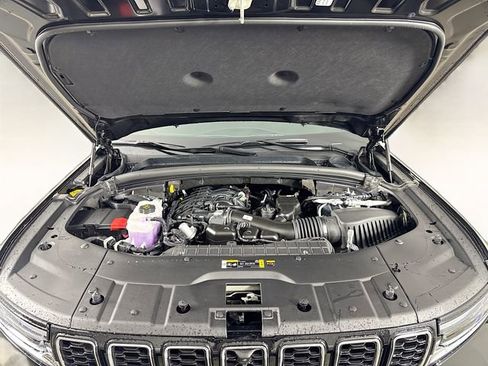 New 2025 Jeep Grand Cherokee L Limited w/ Luxury Tech Group II image 35