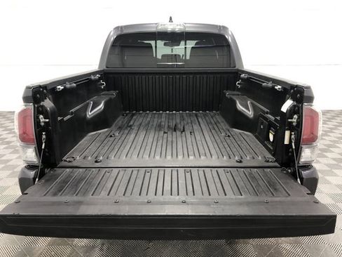 Used 2020 Toyota Tacoma TRD Sport AWD/4WD image 23