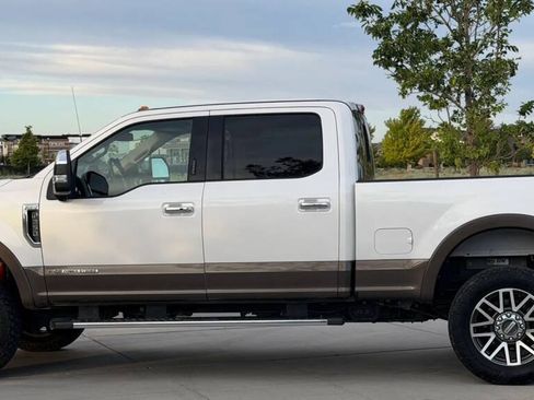 Used 2017 Ford F250 Lariat w/ Lariat Ultimate Package AWD/4WD image 4