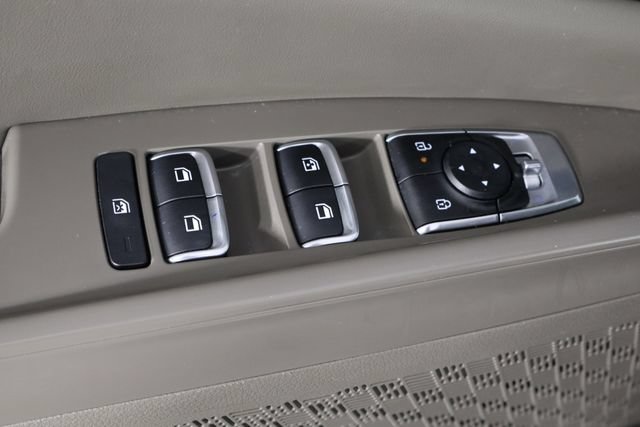 Certified 2025 Kia Carnival FWD image 22