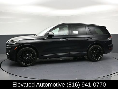 Used 2023 Lincoln Aviator Reserve w/ Equipment Group 201A AWD/4WD image 2