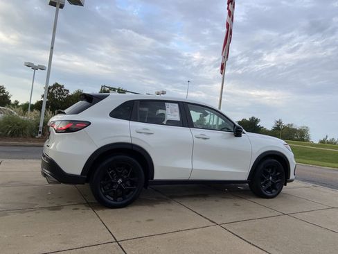 Used 2025 Honda HR-V Sport image 12