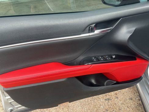 Used 2019 Toyota Camry XSE image 14