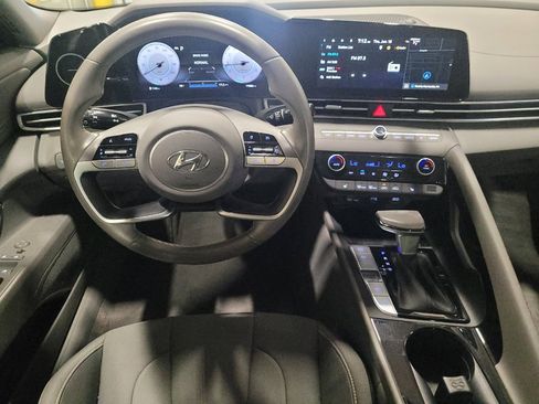 Used 2023 Hyundai Elantra SEL w/ Convenience Package FWD image 22