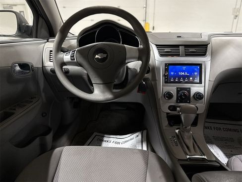 Used 2010 Chevrolet Malibu LS image 11