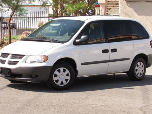 Used 2002 Dodge Caravan SE image 4