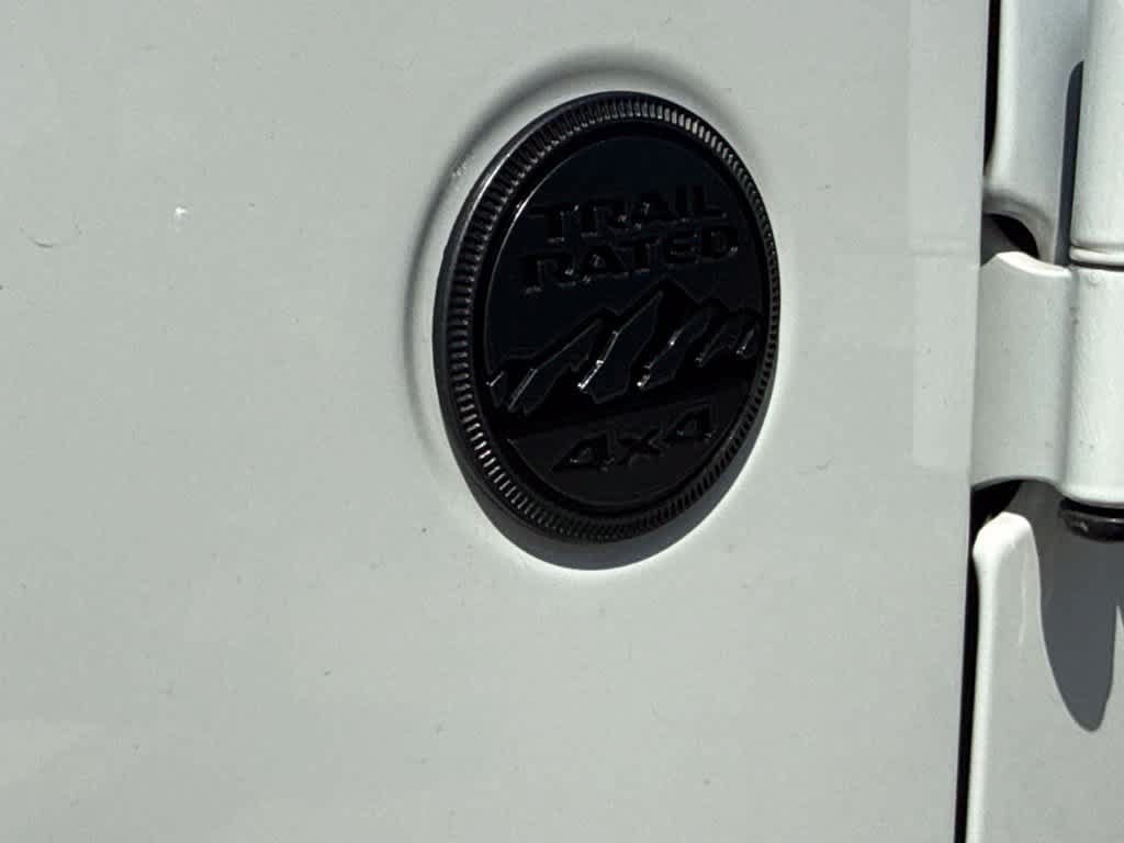 Used 2025 Jeep Wrangler Unlimited Sahara AWD/4WD image 10