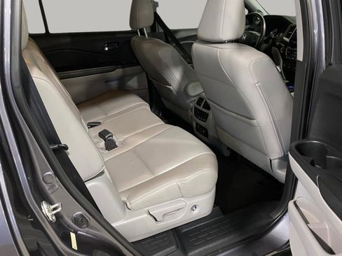 Used 2016 Honda Pilot Touring image 34