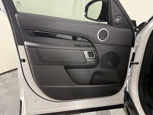 New 2026 Land Rover Discovery S AWD/4WD image 21