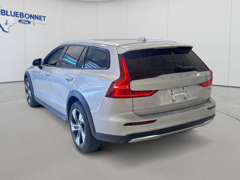 Used 2025 Volvo V60 B5 Cross Country Plus AWD/4WD image 7