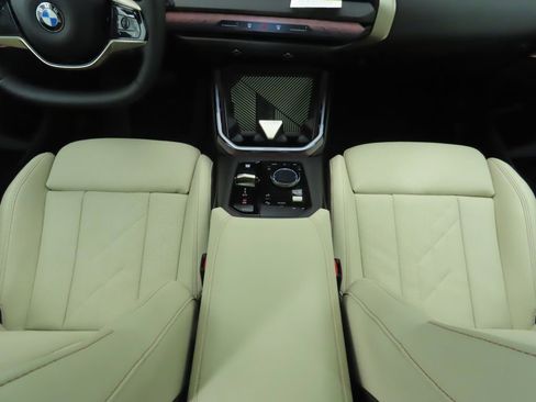 Used 2025 BMW X3 xDrive30i w/ Premium Package image 17