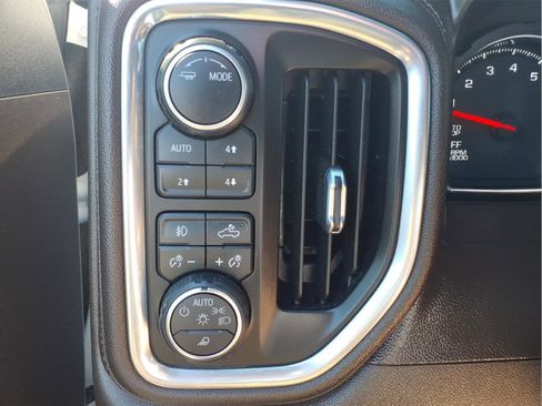 Used 2021 Chevrolet Silverado 1500 LTZ AWD/4WD image 18