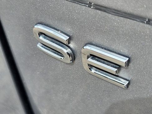 Certified 2022 Volkswagen Tiguan SE R-Line AWD/4WD image 10