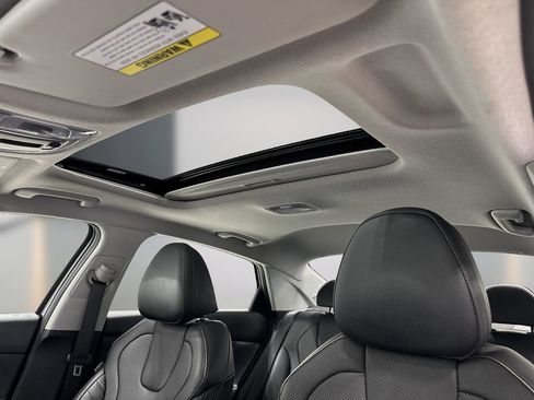 Certified 2023 Hyundai Elantra Limited FWD image 16