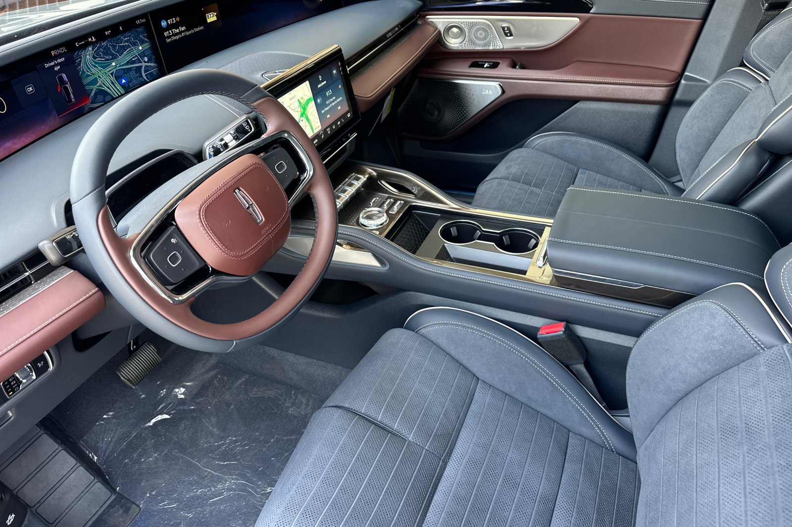 New 2026 Lincoln Nautilus Black Label w/ Jet Appearance Package AWD/4WD image 9