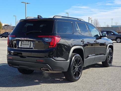 Used 2023 GMC Acadia SLT w/ Elevation Edition image 5