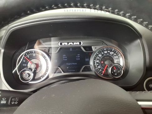 Used 2019 RAM 1500 Big Horn AWD/4WD image 18
