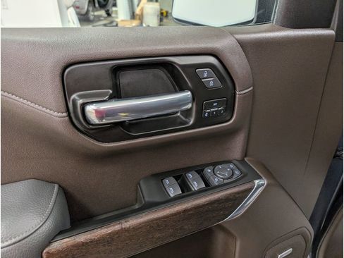 Used 2022 GMC Sierra 1500 Denali w/ Denali Premium Package AWD/4WD image 8
