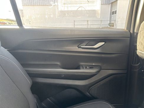 Used 2023 Jeep Grand Cherokee L Laredo image 23