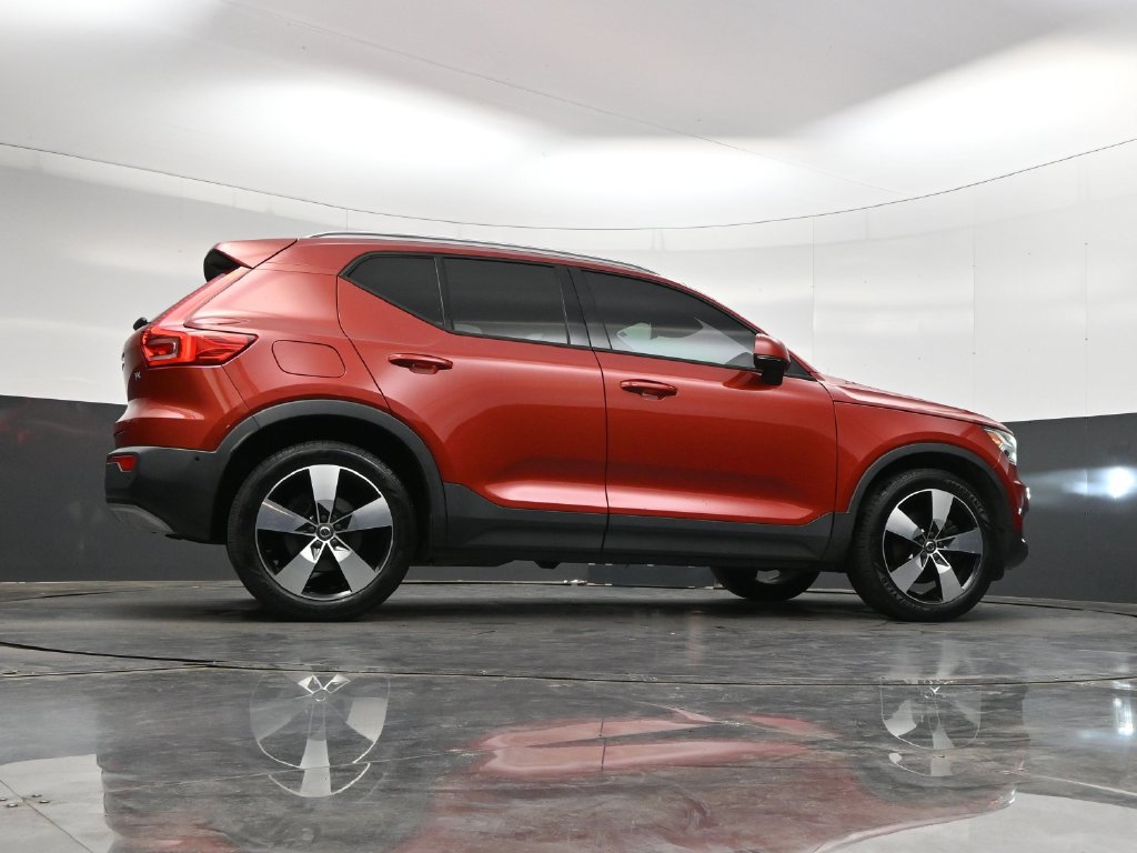 Used 2019 Volvo XC40 T4 Momentum FWD image 37