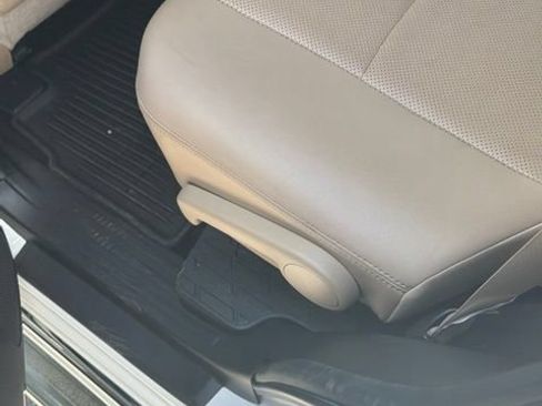 Used 2019 Toyota 4Runner Limited AWD/4WD image 28