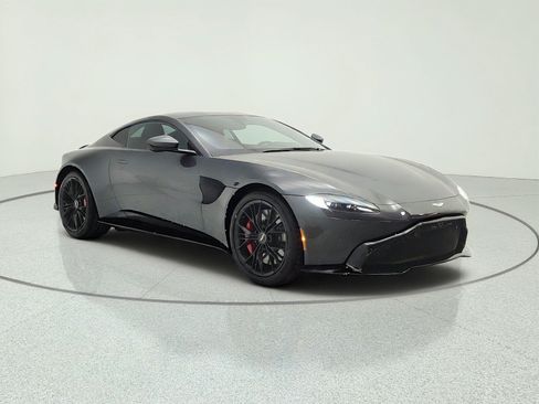 Used 2021 Aston Martin V8 Vantage Coupe RWD image 4