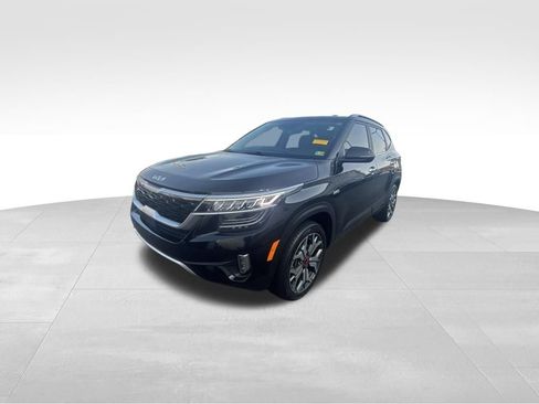 Used 2023 Kia Seltos SX w/ SX Sunroof Package AWD/4WD image 2