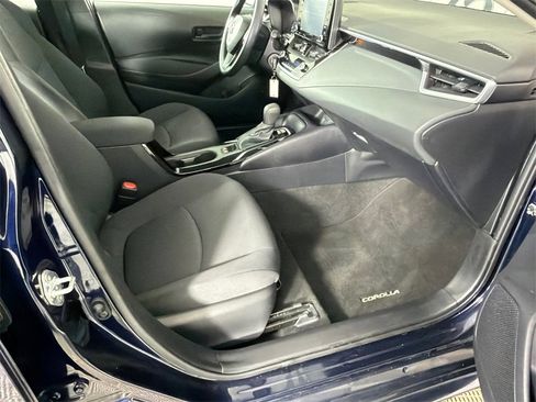 Used 2022 Toyota Corolla LE image 11