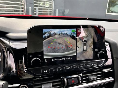 Used 2023 Nissan Pathfinder SL w/ Black Appearance Package image 24