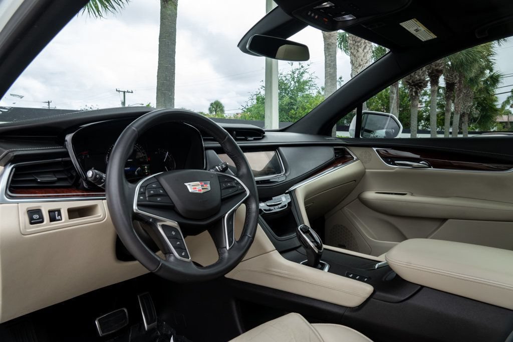 Used 2018 Cadillac XT5 Premium Luxury AWD/4WD image 15
