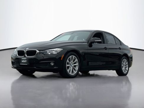 Used 2016 BMW 320i xDrive Sedan AWD/4WD image 3