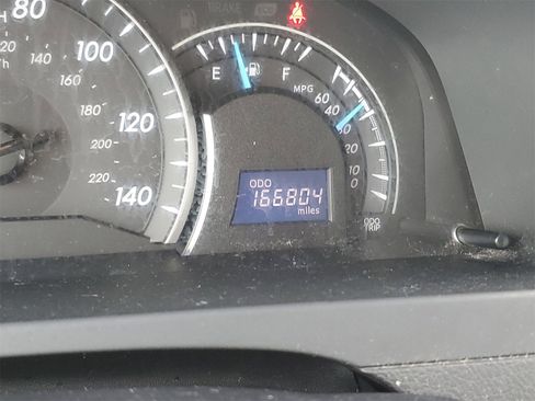 Used 2012 Toyota Camry LE image 26