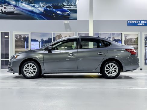 Used 2019 Nissan Sentra SV FWD image 2