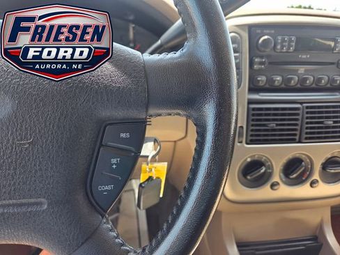 Used 2005 Ford Explorer XLT AWD/4WD image 15