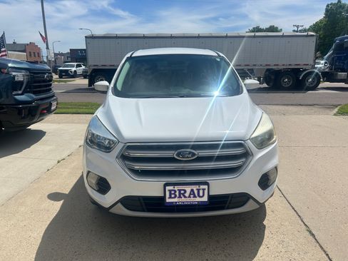 Used 2017 Ford Escape SE AWD/4WD image 3