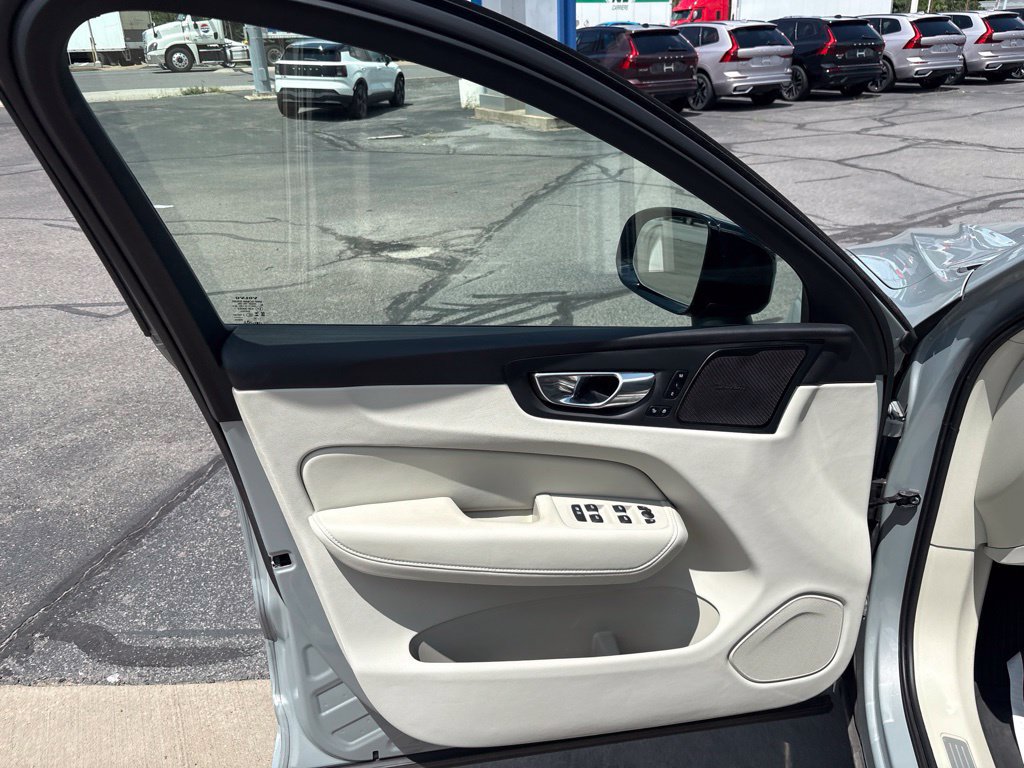 Certified 2025 Volvo XC60 T8 Plus w/ Protection Package Premier AWD/4WD image 15