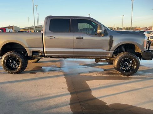 Used 2023 Ford F250 XLT w/ Black Appearance Package image 2