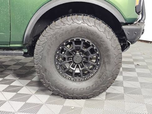 Used 2023 Ford Bronco Outer Banks w/ Sasquatch Package image 9