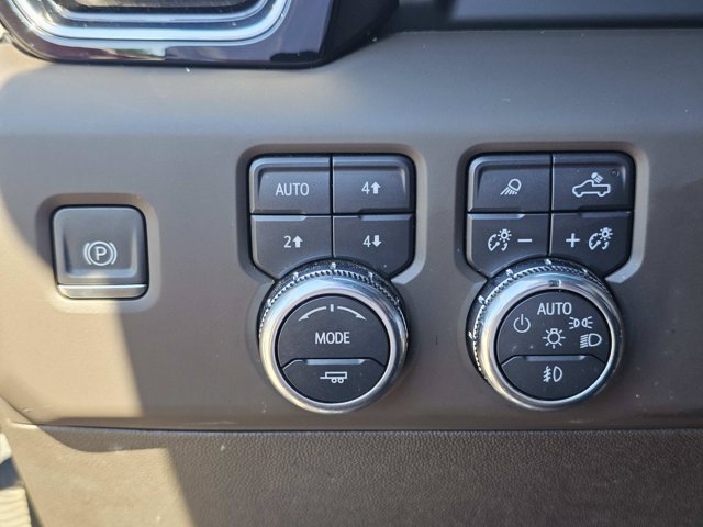 Used 2024 GMC Sierra 3500 Denali w/ Denali Reserve Package AWD/4WD image 18