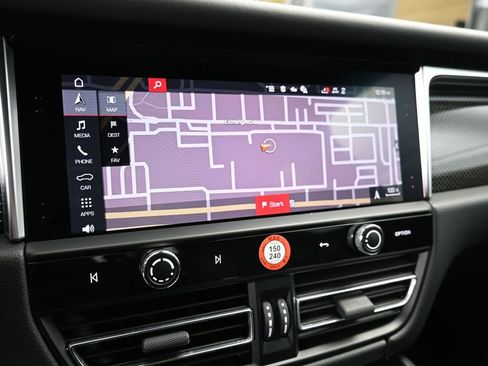 Certified 2024 Porsche Macan Turbo image 28