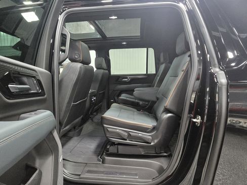New 2026 GMC Yukon XL AT4 w/ AT4 Premium Package image 9