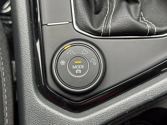 Used 2023 Volkswagen Taos SE w/ Panoramic Sunroof Package AWD/4WD image 36