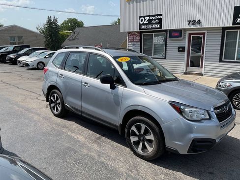 Used 2017 Subaru Forester 2.5i w/ Alloy Wheel Package AWD/4WD image 2