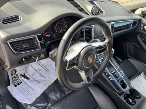 Used 2017 Porsche Macan AWD/4WD image 13